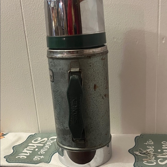 Stanley Classic Silver and Green Thermos - Picture 2 of 4